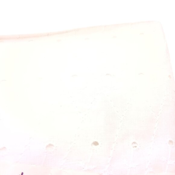 Vintage Eyelet Fabric Cloth Remnant Scraps Embroidered White Cloth - Picture 2 of 3